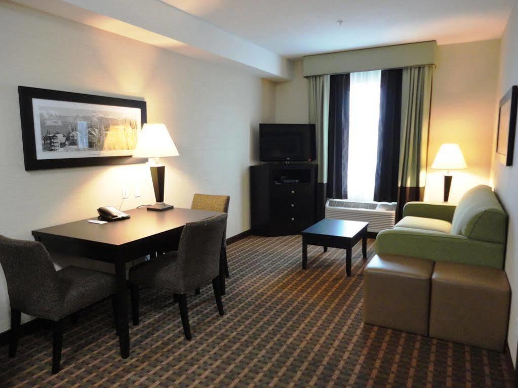 Western Pacific 3*