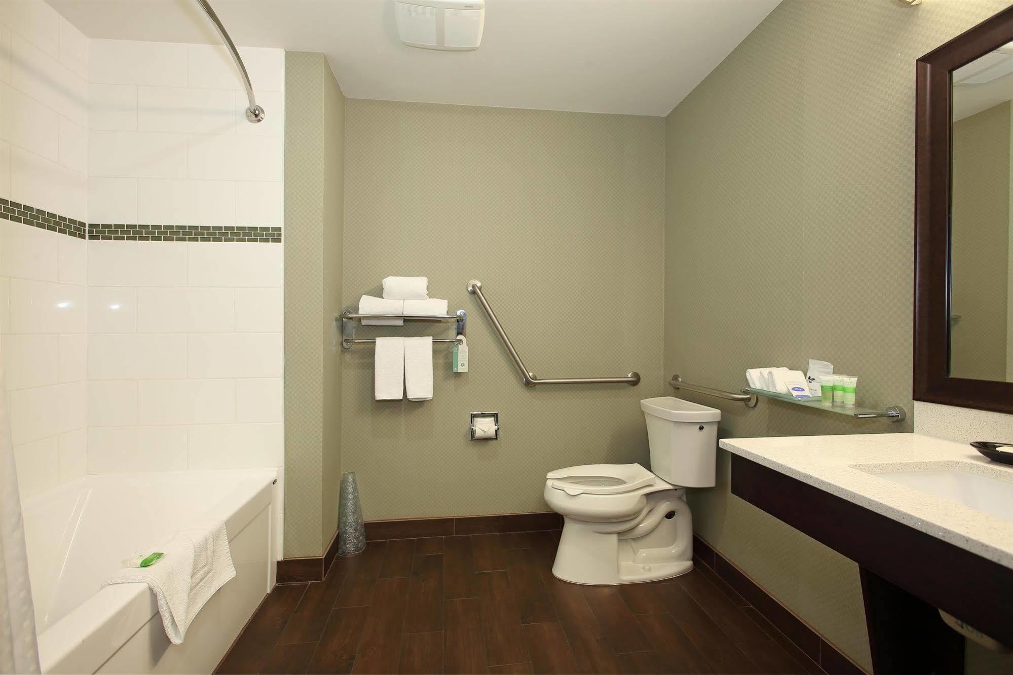 Western Pacific Hotel 3*